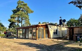 Bungalow Zwischen Wald Und Seen